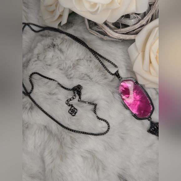 Kendra Scott Rayne Necklace with Pink Illusion Stone in Gunmetal. - Picture 4 of 5